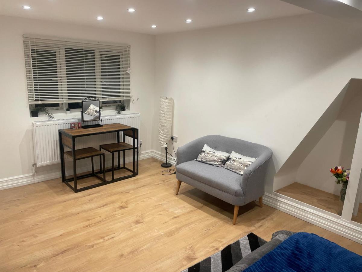 Beautiful Loft With En-Suit In A Family House, 伦敦 外观 照片